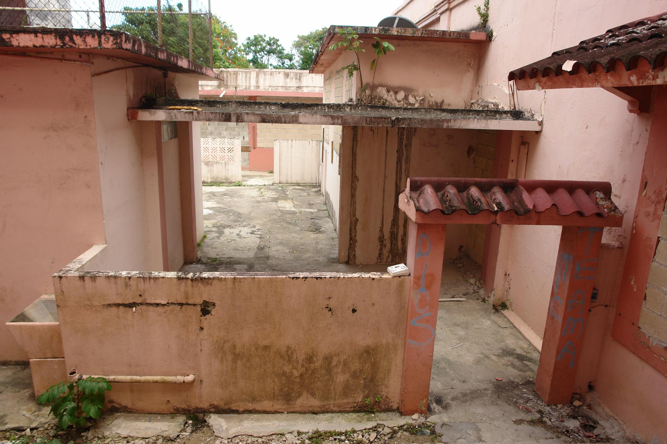 Colegio La Milagrosa - San Juan (Río Piedras) - 2011 00091